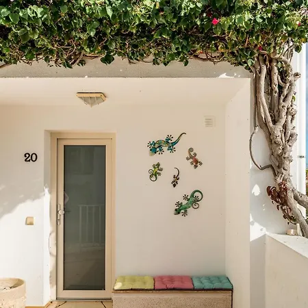 Bmyguest - Beach Villa *